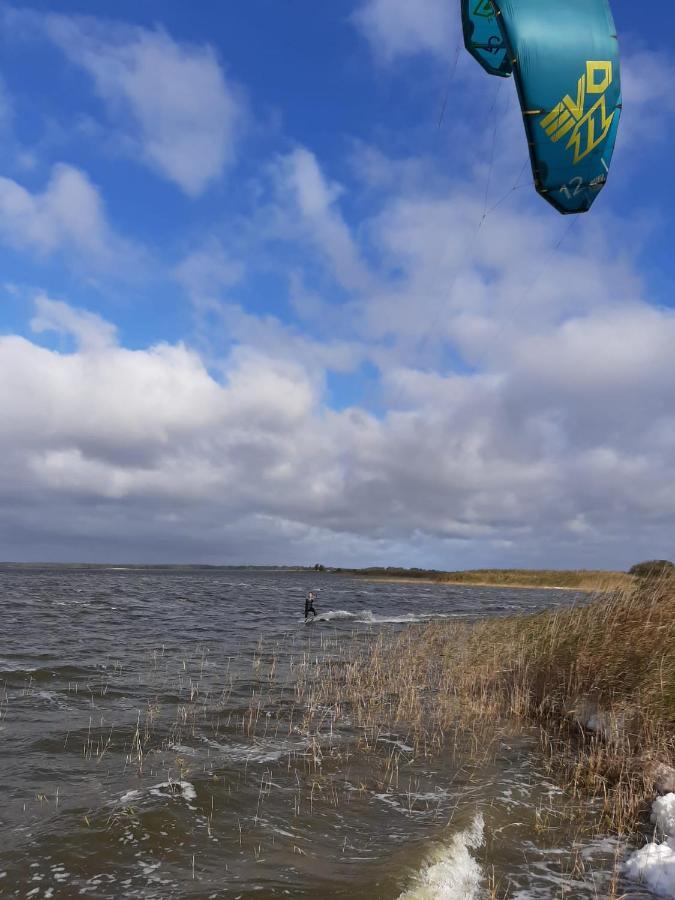 Freistehendes Einfamilienhaus Mit Boddenblick Naehe Ostsee Fuhlendorf  Bagian luar foto